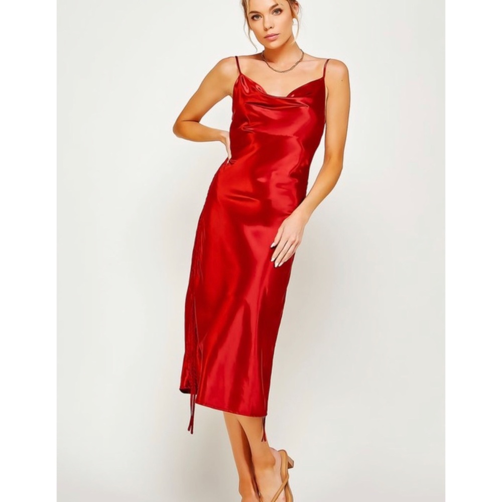 Red adjustable satin dress ❤️🩹 - Picture 2 of 5